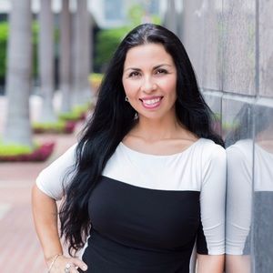 Meet your Posher, Marcela